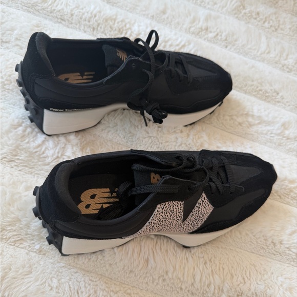 Never Worn New Balance Black Leopard 327 Women's Leopard 'N' - Picture 2 of 6